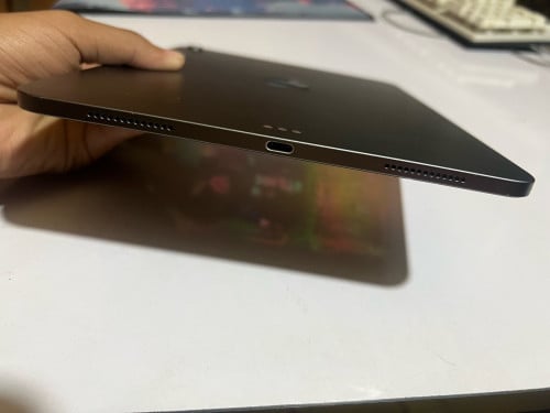 Ipad pro2018 11in ស្ទេីតិចតួច 512gសាណុំអត់ដែលគាស់មានប៊ិចapple zin