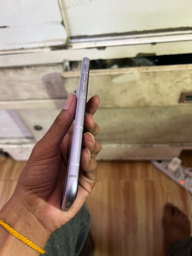 iPhone 11 64G លក់ 100$