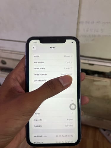 iPhone 11 64G លក់ 100$