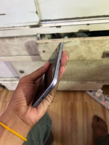 iPhone 11 64G លក់ 100$
