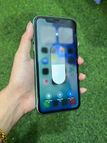 iPhone 11 ពណ៌ទឹកសណ្តែក 🍏 LLA 64GB Battery 87% 🔋 តួស្អាត 99% សំណុំហ្សីន អត់ជាប់អី