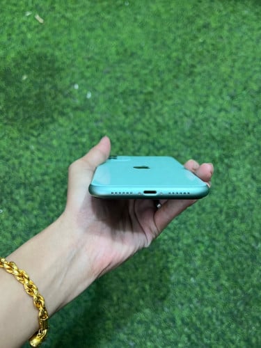 iPhone 11 ពណ៌ទឹកសណ្តែក 🍏 LLA 64GB Battery 87% 🔋 តួស្អាត 99% សំណុំហ្សីន អត់ជាប់អី