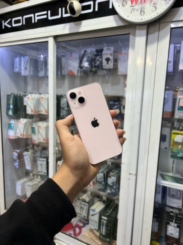 iPhone 13 ពណ៌ផ្កាឈូក 🍏 LLA 128GB Battery 93% 🔋 តួស្អាត 99% សំណុំហ្សីន អត់ជាប់អី
