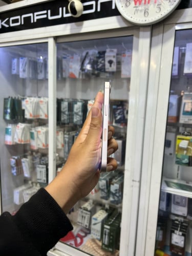 iPhone 13 ពណ៌ផ្កាឈូក 🍏 LLA 128GB  Battery 93% 🔋 តួស្អាត 99% សំណុំហ្សីន អត់ជាប់អី