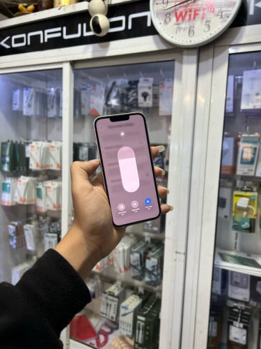 iPhone 13 ពណ៌ផ្កាឈូក 🍏 LLA 128GB  Battery 93% 🔋 តួស្អាត 99% សំណុំហ្សីន អត់ជាប់អី