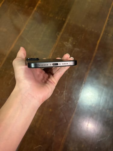 iPhone 15plus LA 128G locksim ដាក់សុីមប្រើធម្មតា 99%
