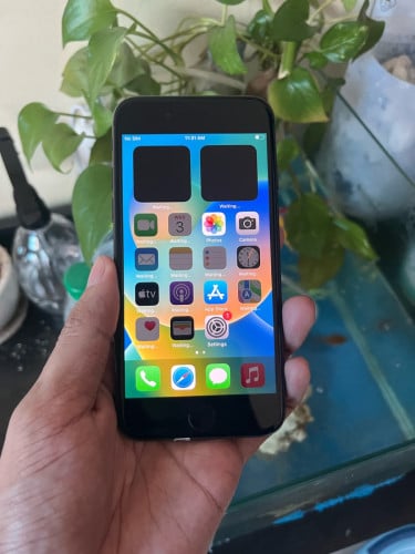 iPhone 8G 64g​ zin អត់ជាប់ លក់❤️📥
