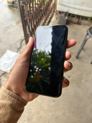 iPhone X 64g Gx អត់ស្គែន បែកកញ្ចក់មុខប្រើបានធម្មតា 50$ ចោមចៅ