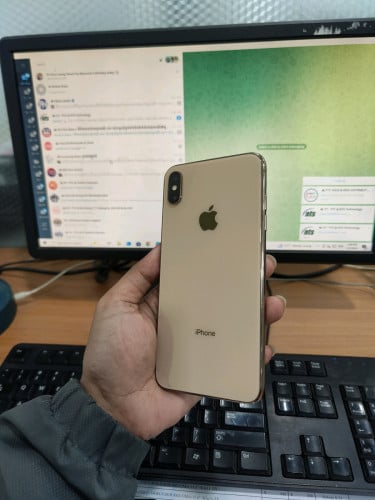 iPhone xs max Gold color ស្គេនមុខ ដើរទាំងអស់ តំលៃល្អ 135$