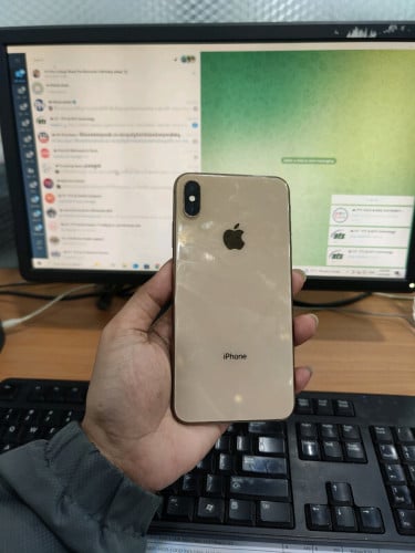 iPhone xs max Gold color ស្គេនមុខ ដើរទាំងអស់ តំលៃល្អ 135$