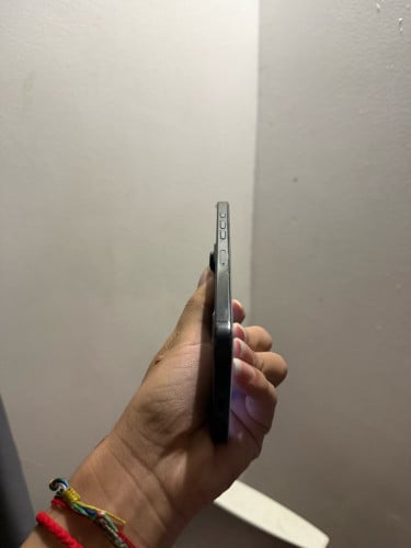 Iphone16pm ថ្ម92% Iphone 16pm សាណុំអត់សាណុំដូរលុយវិញ