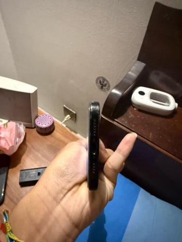 Iphone16pm ថ្ម92% Iphone 16pm សាណុំអត់សាណុំដូរលុយវិញ