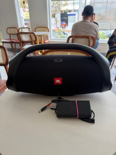 JBL boombox2 ស្អាតសុំនុំ​ ឆ្នាំងសុីន​ តំលៃ215$ ភ្នំពេញ​ លេខនិងតេឡេក្រាម089222158(វៃដូរបាន)