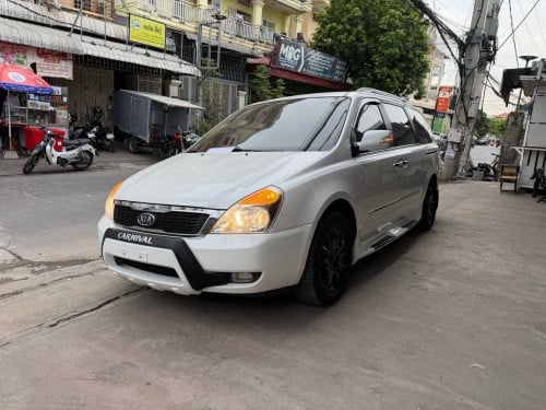 Kia Carnival 2012full option