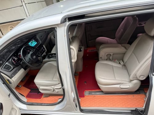 Kia Carnival 2015