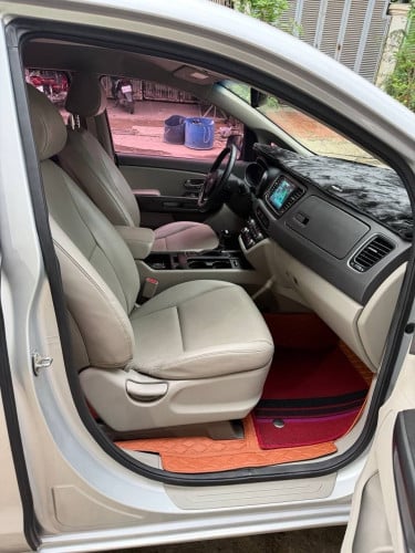 Kia Carnival 2015