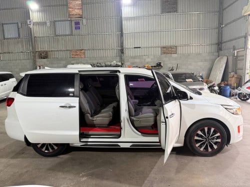 Kia Carnival 2015