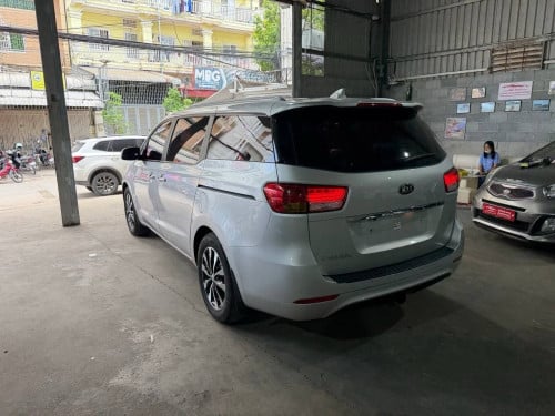 Kia Carnival 2015