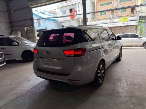 Kia Carnival 2015