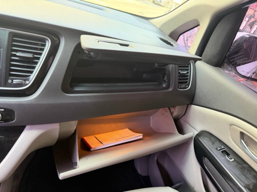 Kia Carnival 2015full