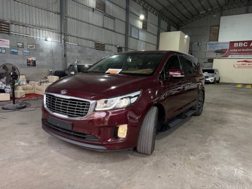 Kia Carnival 2015full option អូតូបី