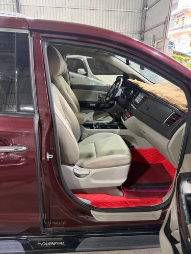 Kia Carnival 2015full option អូតូបី
