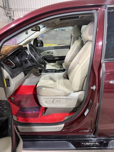 Kia Carnival 2015full option អូតូបី