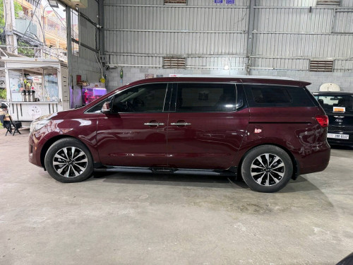 Kia Carnival 2015full option ទ្វាអូតូបី