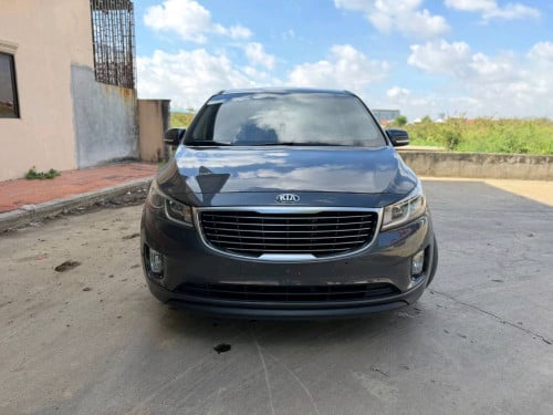 Kia Carnival 2015full option អូតូបី