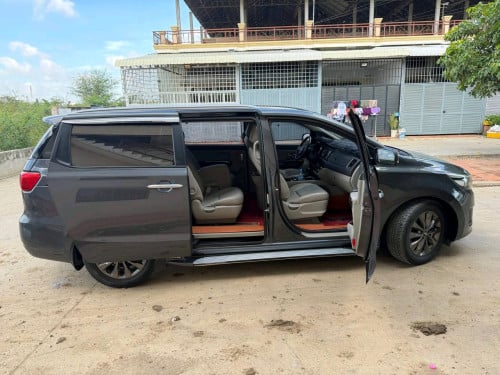 Kia Carnival 2015full option អូតូបី