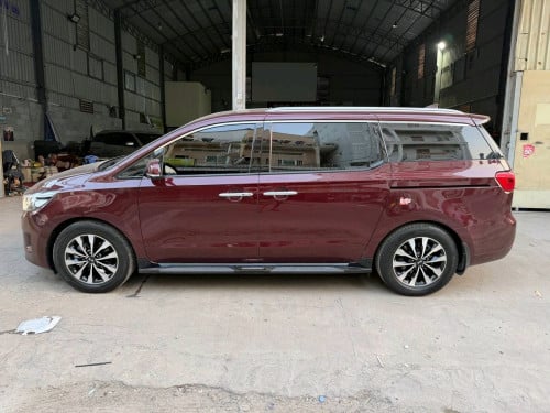 Kia Carnival 2015full option អូតូបី