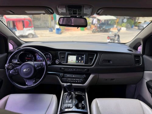 Kia Carnival 2015full option