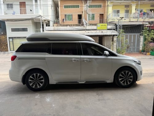 Kia Carnival 2015full option VIP