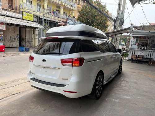 Kia Carnival 2015full option VIP