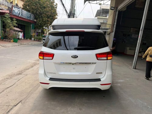 Kia Carnival 2015full option VIP
