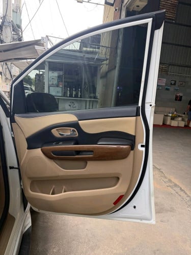 Kia Carnival 2015full option VIP