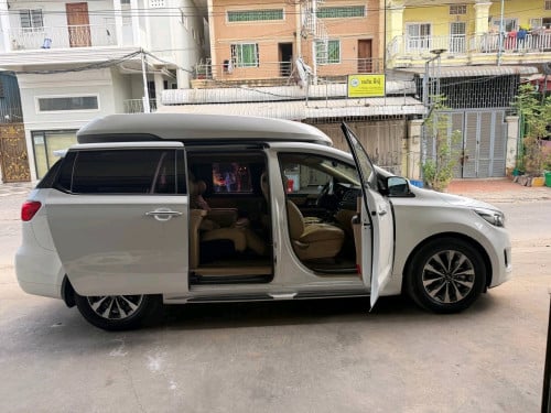 Kia Carnival 2015full option VIP