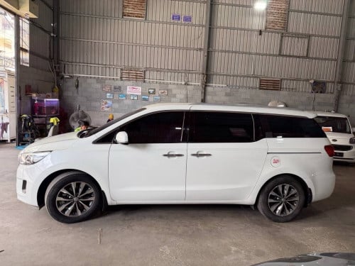 Kia Carnival 2017full option អូតូបី