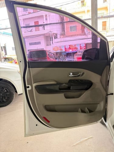 Kia Carnival 2017full option អូតូបី
