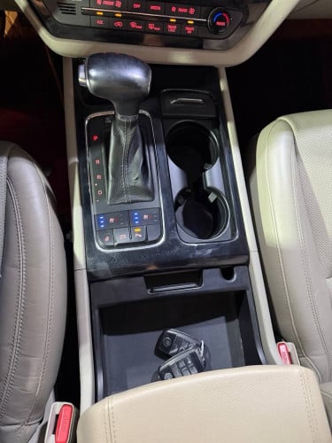 Kia Carnival 2017full option អូតូបី