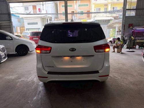 Kia Carnival 2017full option ទ្វាអូតូ3