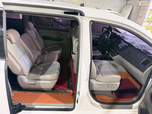 Kia Carnival 2017full option ទ្វាអូតូ3