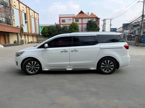 Kia Carnival 2017full option អូតូបី360ប៊ូតុង5
