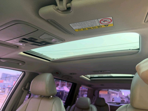 Kia Carnival 2017full option អូតូបី360ប៊ូតុង5