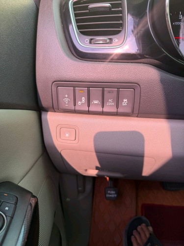 Kia Carnival 2017full option អូតូបី360ប៊ូតុង5