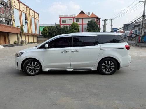 Kia Carnival 2017full option ពេញហើយ360