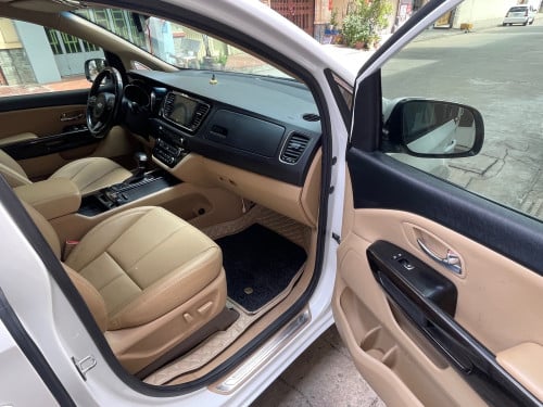 KIA Carnival 2018 Full option បើកដំបូល2តង់ ប្រើសាំង