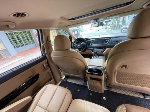 KIA Carnival 2018 Full option បើកដំបូល2តង់ ប្រើសាំង