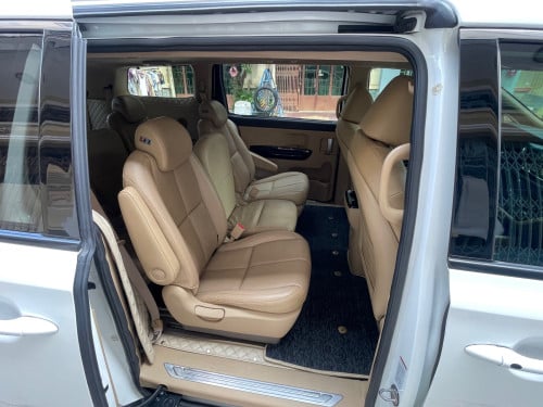 KIA Carnival 2018 Full option បើកដំបូល2តង់ ប្រើសាំង