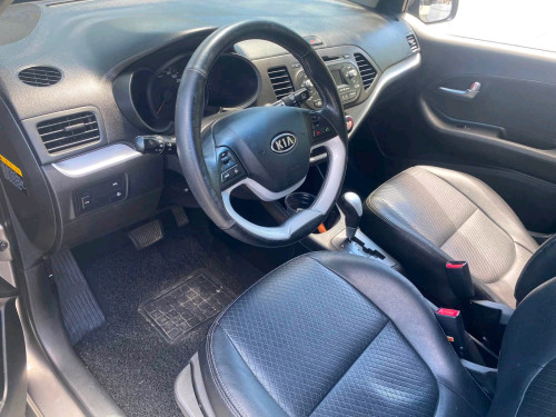 Kia morning ឆ្នាំ2012 smart key ប្រភេទ សាំង ហ្គាស់ ស៊ីន